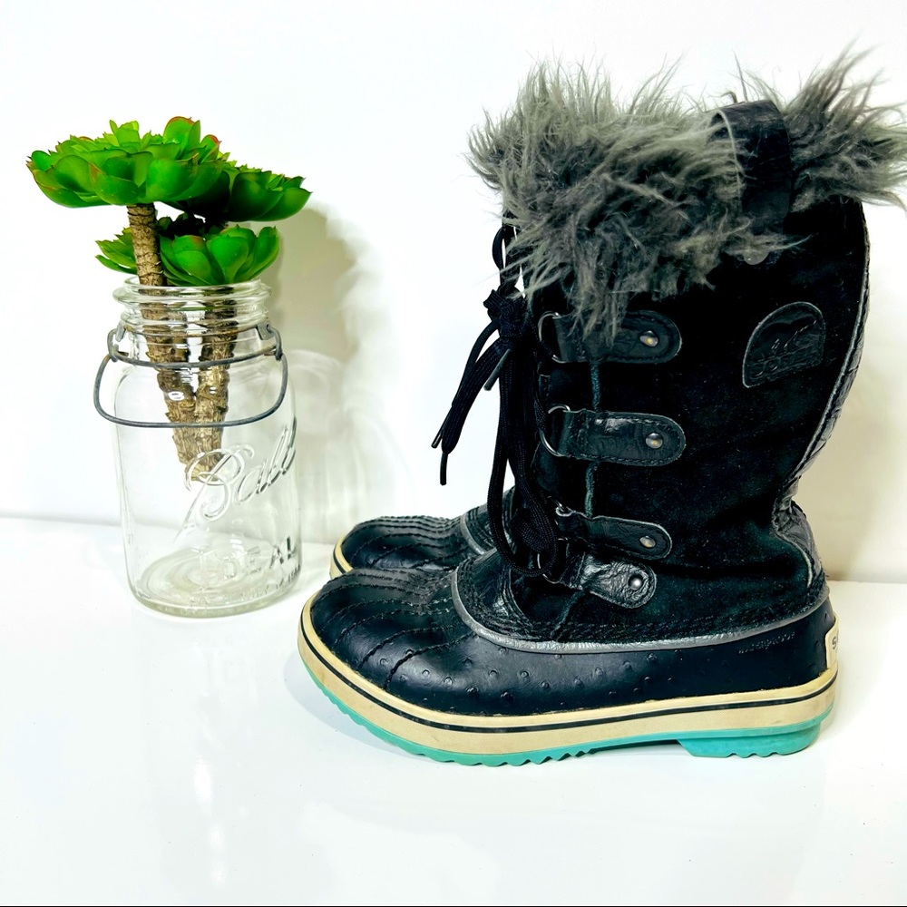 Sorel Youth Black Leather Lace Up Waterproof Boots